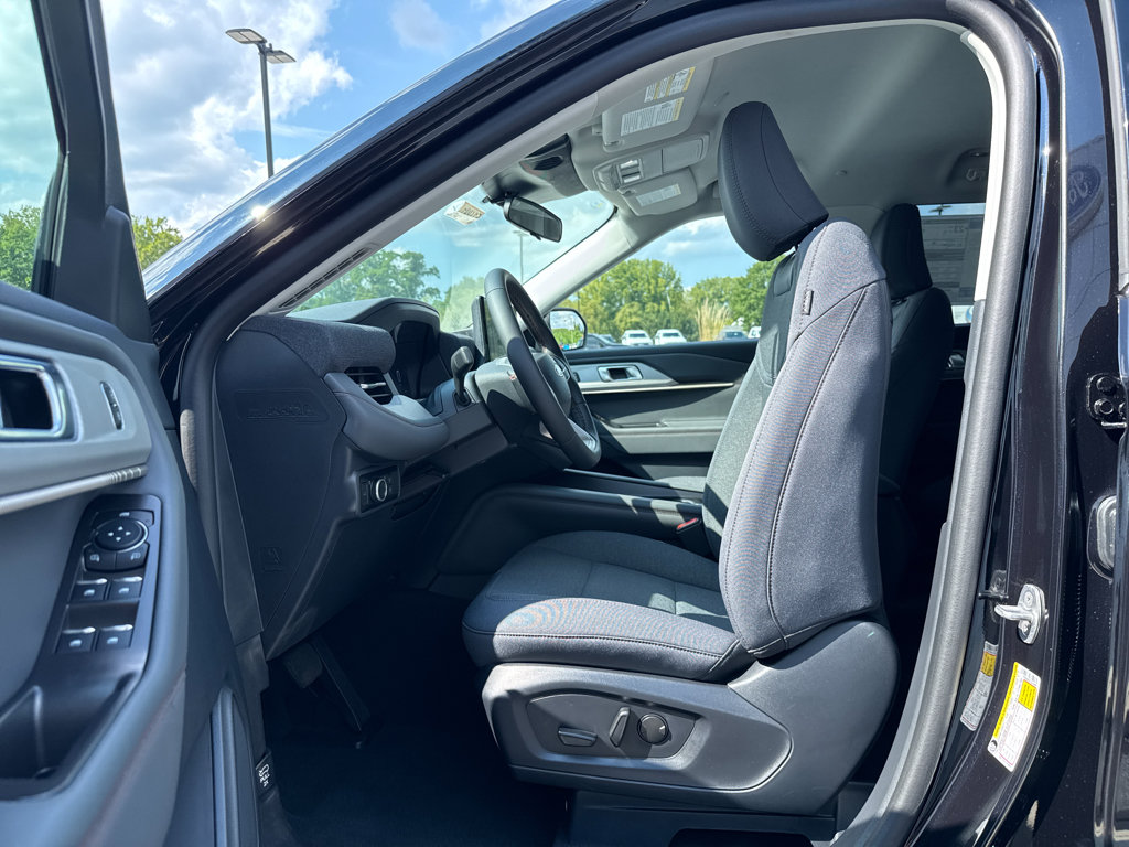 New 2026 Ford Explorer Active AWD/4WD image 4