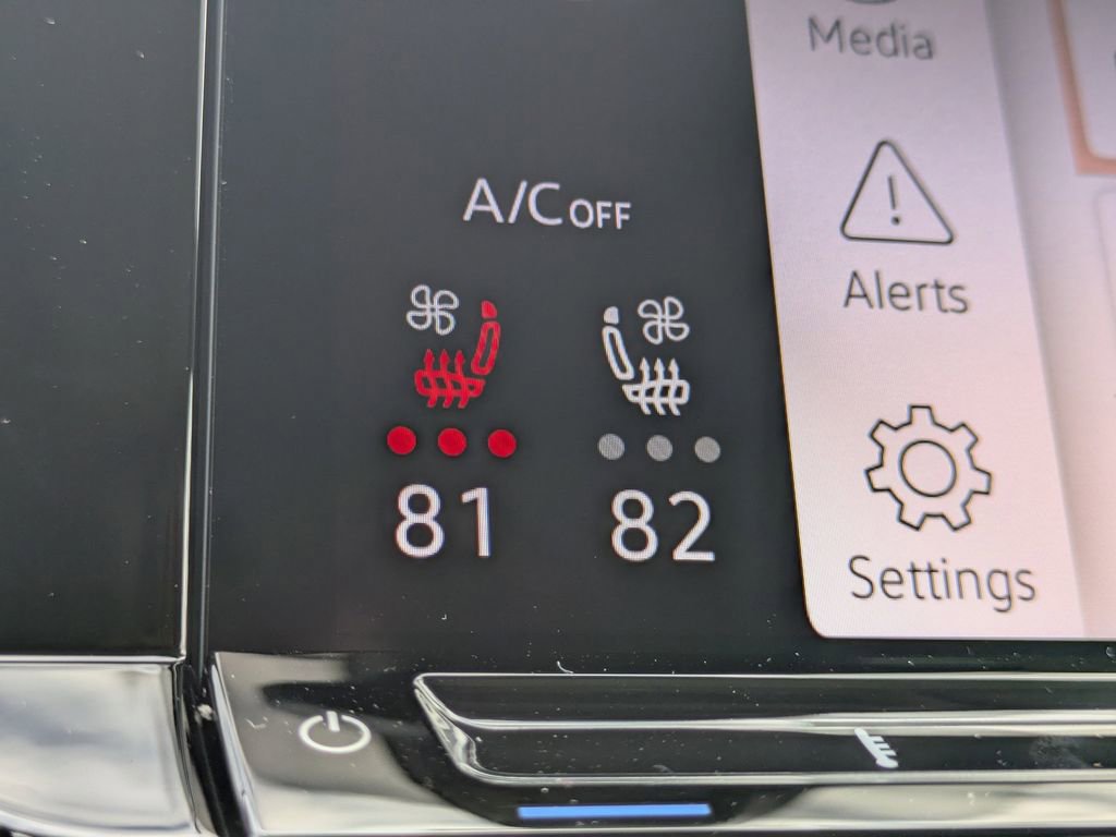 New 2026 Volkswagen Atlas Peak Edition image 23