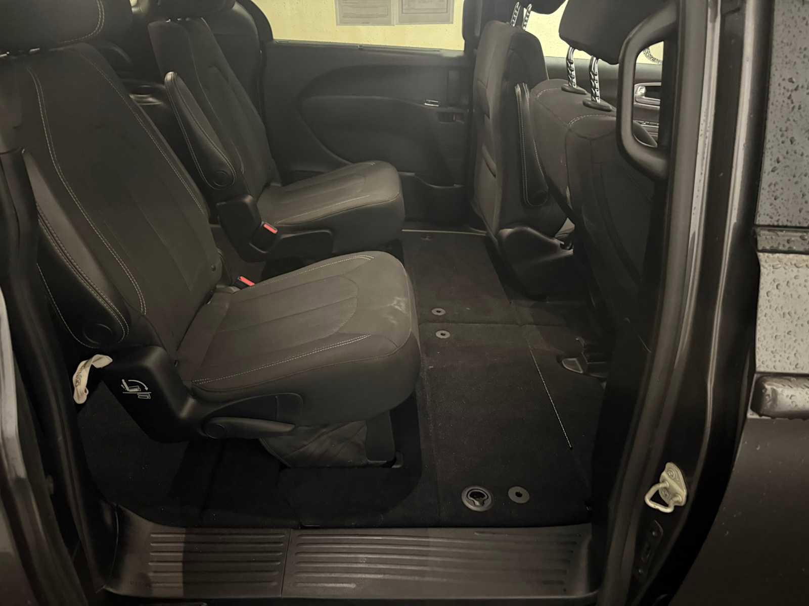 Used 2019 Chrysler Pacifica Touring Plus w/ Advanced Safetytec Group image 24