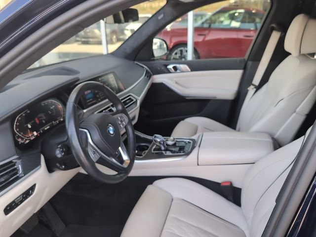 Used 2022 BMW X7 xDrive40i w/ Executive Package image 3