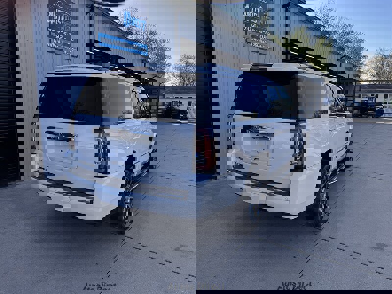 Used 2017 GMC Yukon XL Denali image 18