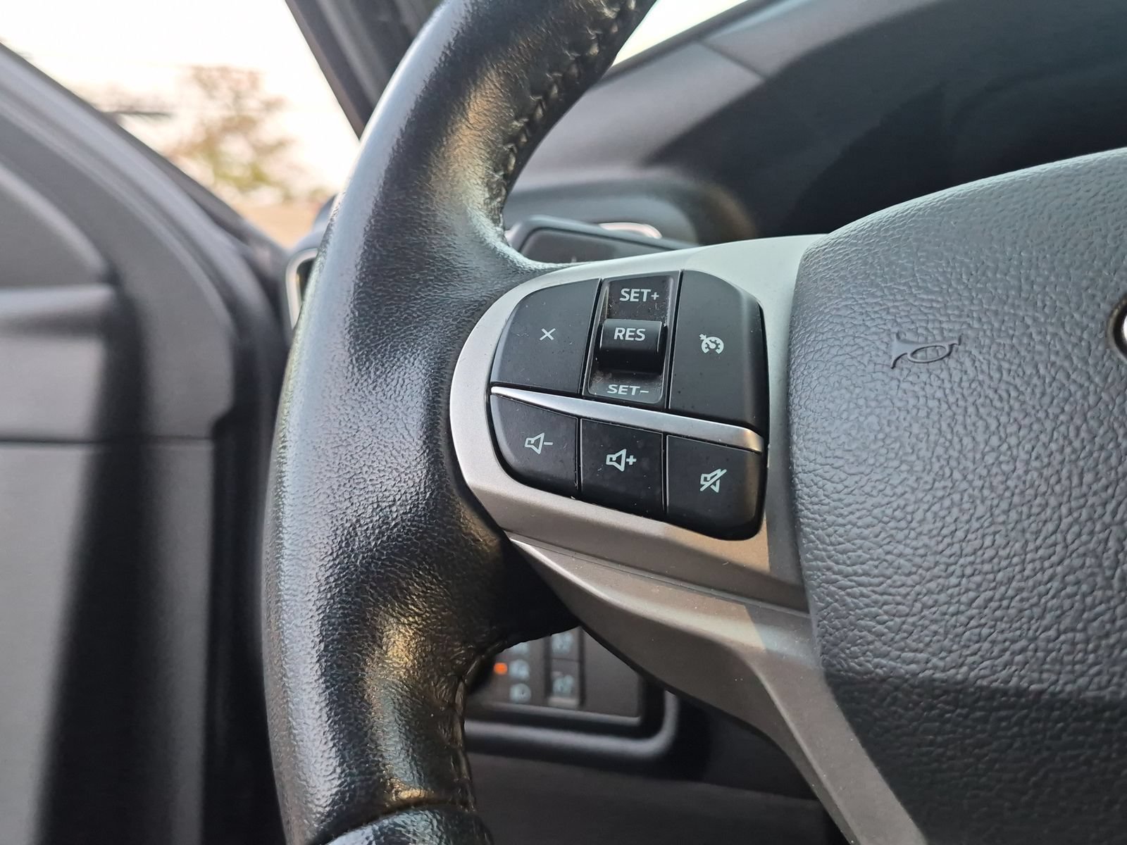 Used 2023 Ford Explorer XLT w/ Equipment Group 202A AWD/4WD image 23