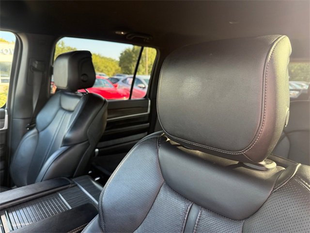 Used 2024 Jeep Wagoneer Series III w/ Flexible Seating Group image 10