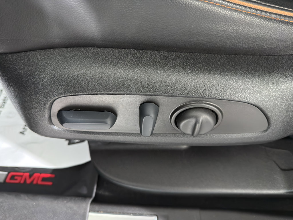 Used 2023 GMC Acadia AT4 w/ Technology Package image 20