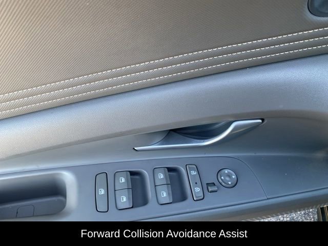 Used 2023 Hyundai Elantra SEL w/ Convenience Package image 14