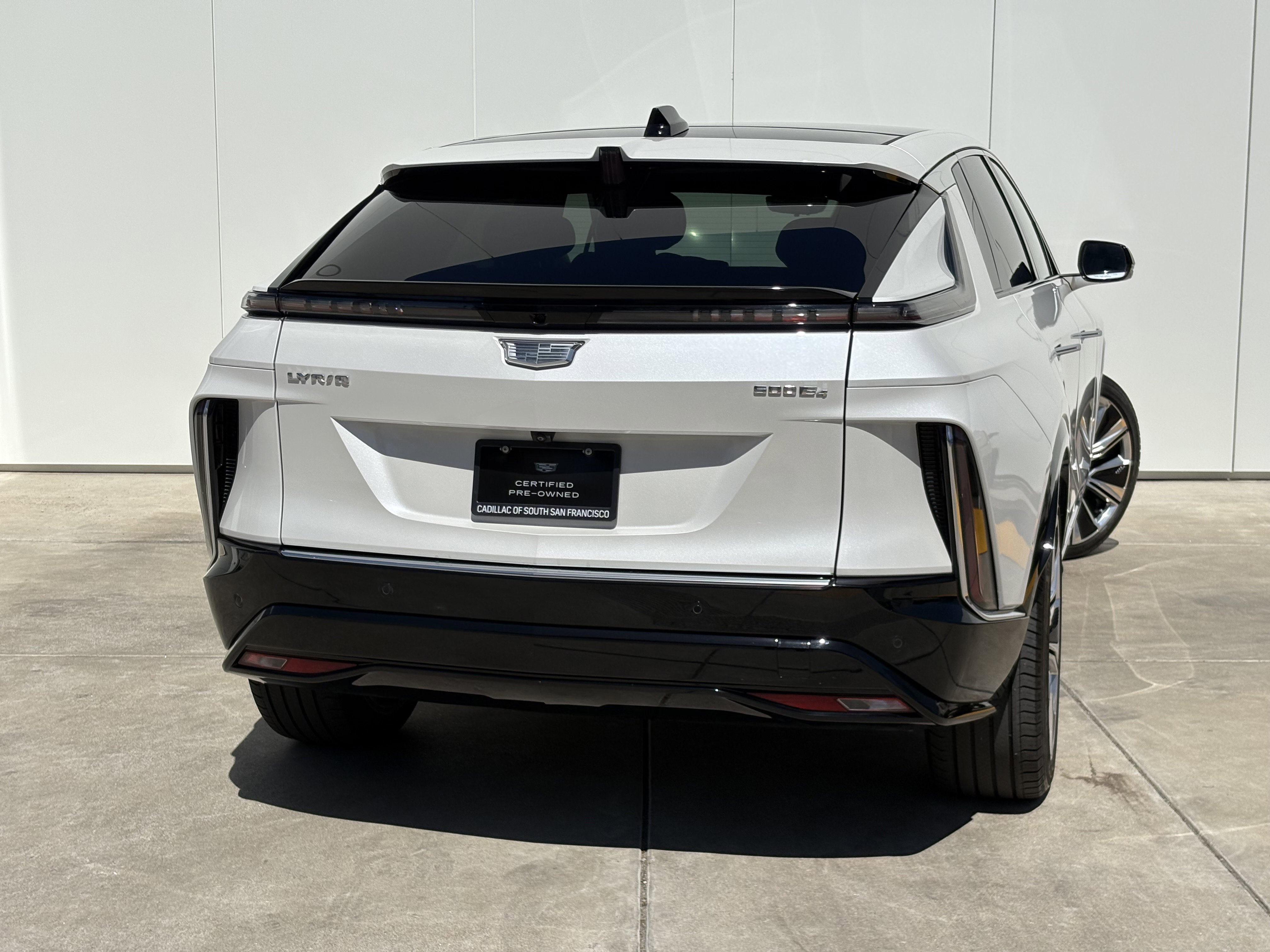 Certified 2024 Cadillac Lyriq Luxury AWD/4WD image 6