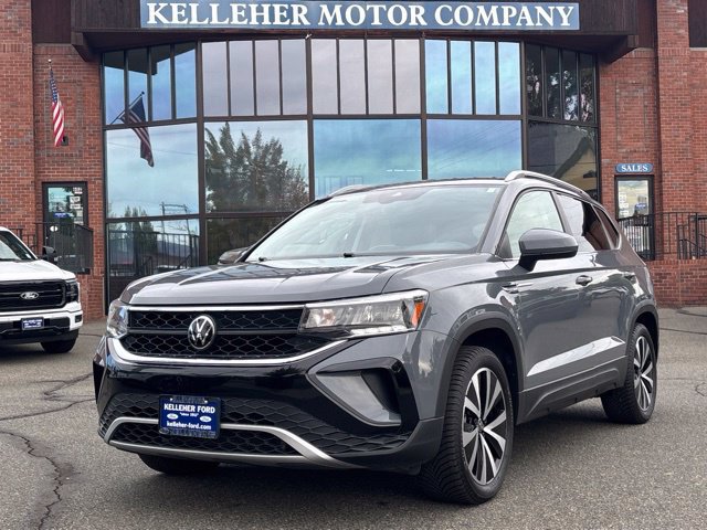 Used 2023 Volkswagen Taos SE w/ Panoramic Sunroof Package