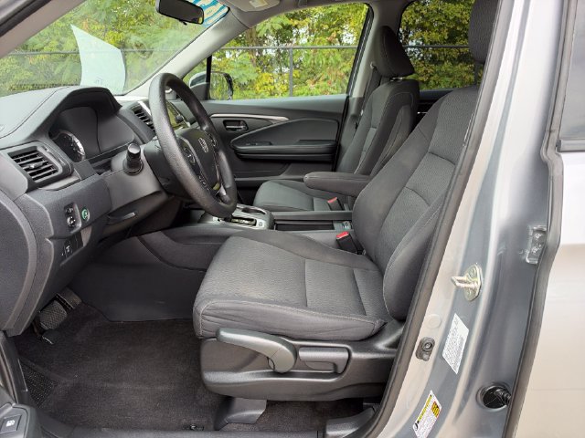 Used 2019 Honda Ridgeline Sport image 11