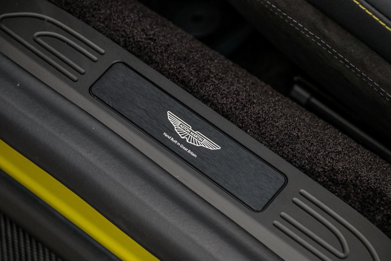 New 2025 Aston Martin V8 Vantage Coupe RWD image 33