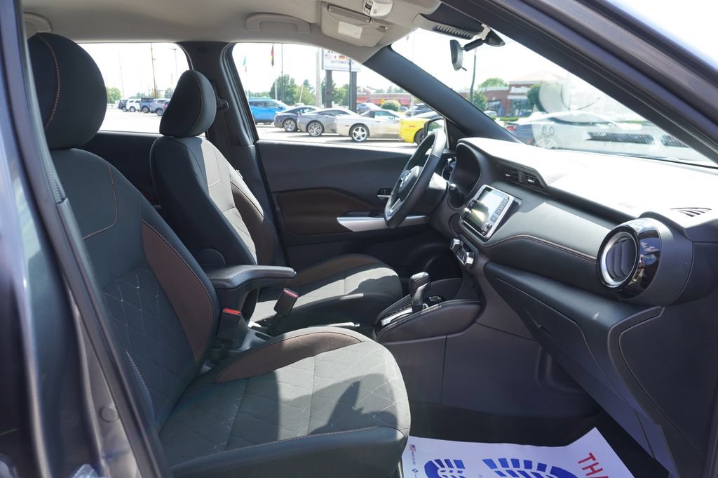 Used 2020 Nissan Kicks SR FWD image 29