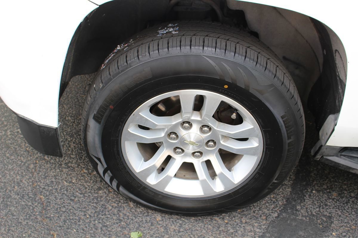 Used 2020 Chevrolet Suburban LT RWD image 59
