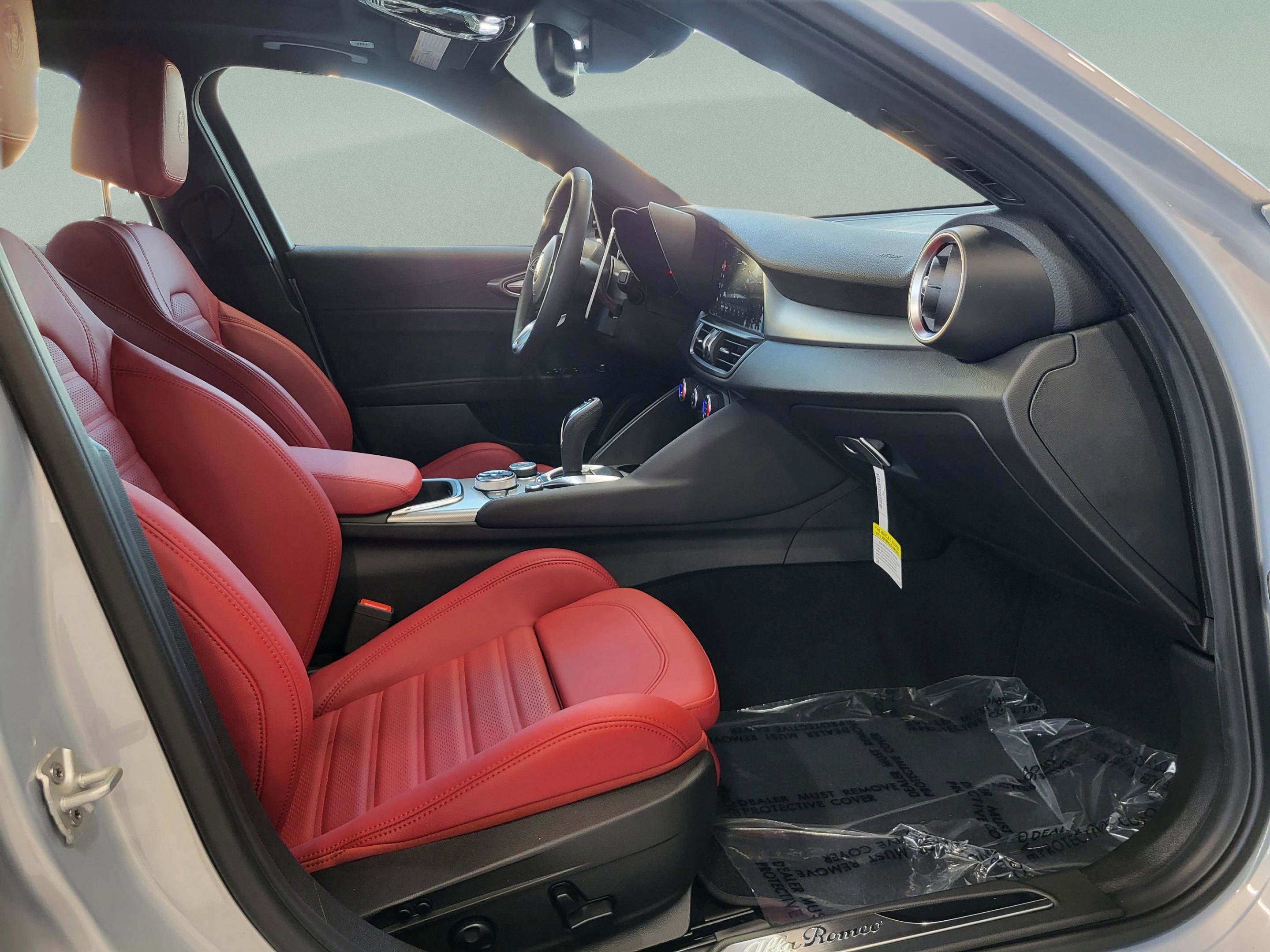 New 2025 Alfa Romeo Giulia w/ Veloce Package Rwd image 37