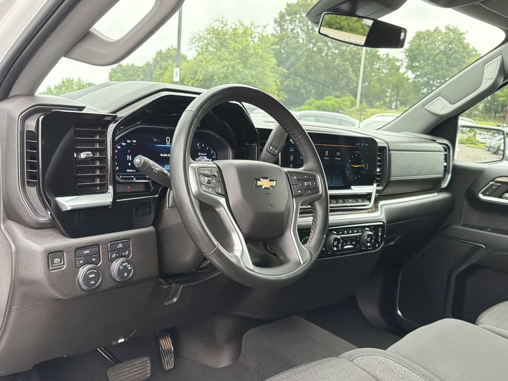 Used 2023 Chevrolet Silverado 1500 LT w/ Protection Package AWD/4WD image 10