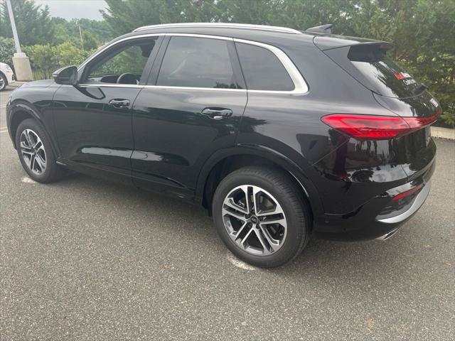 Certified 2025 Audi Q5 Premium Plus w/ Premium Plus AWD/4WD image 6