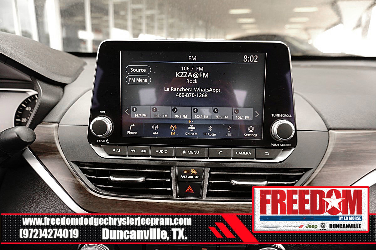 Used 2024 Nissan Altima 2.5 SV FWD image 21