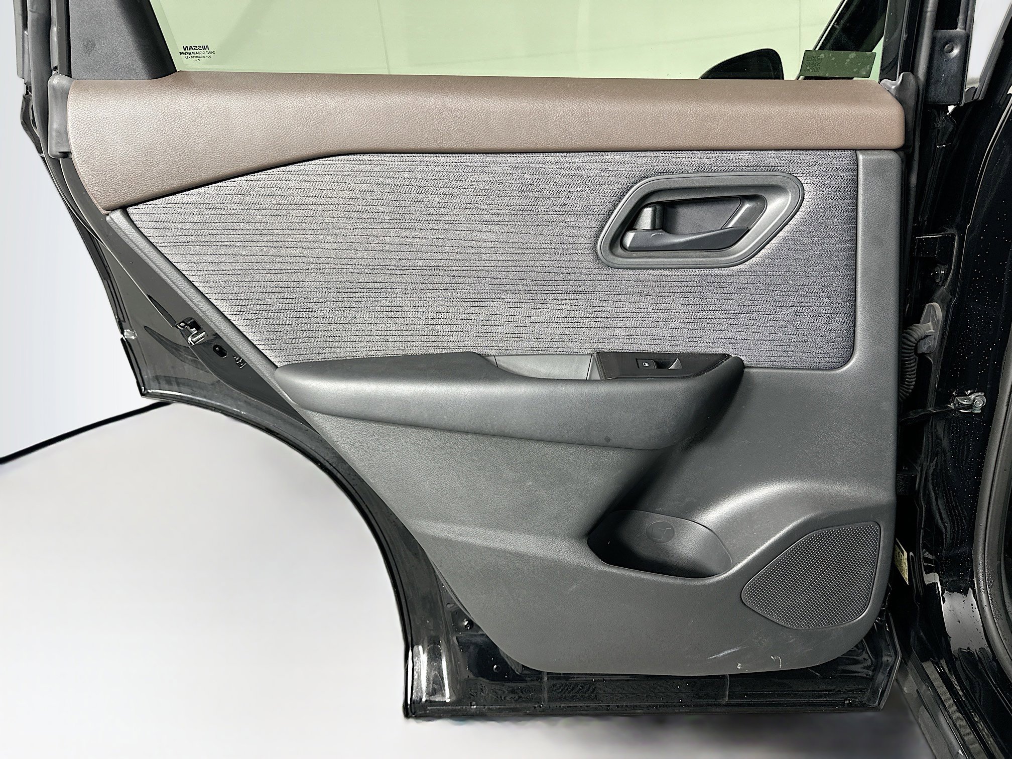 Used 2023 Nissan Rogue S AWD/4WD image 25