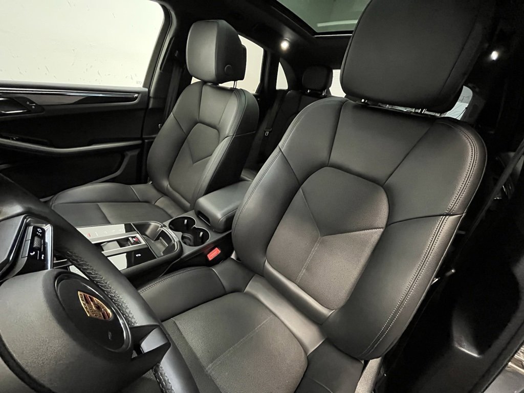 Used 2023 Porsche Macan image 11