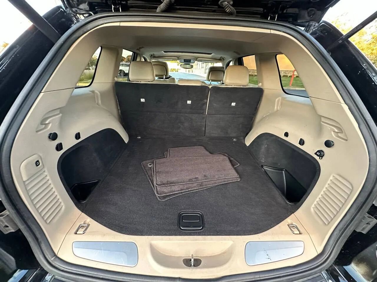 Used 2018 Jeep Grand Cherokee Limited image 8