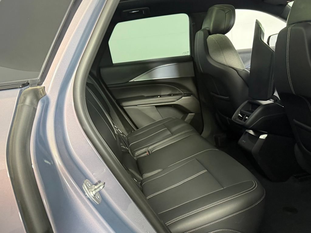 Used 2024 Cadillac Lyriq Tech RWD image 28