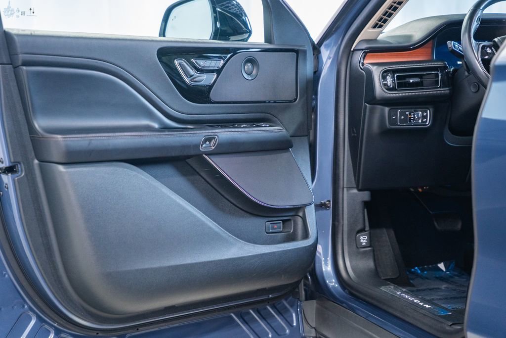 Used 2021 Lincoln Aviator Reserve w/ Elements Package Plus image 45
