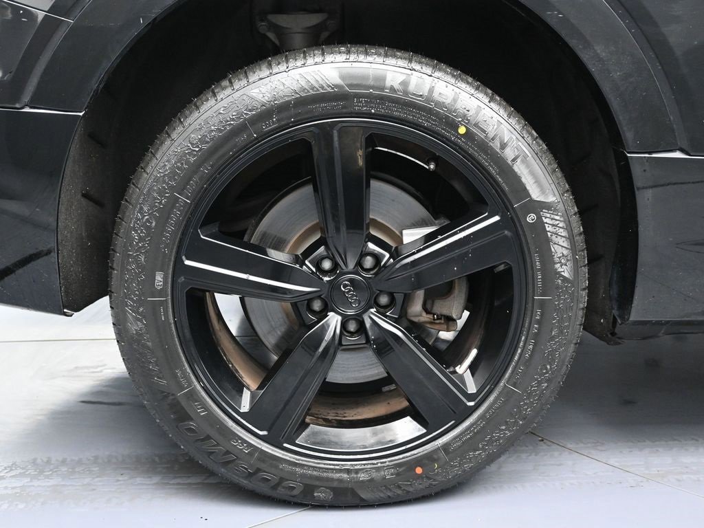 Used 2019 Audi e-tron Prestige w/ Prestige Package image 14