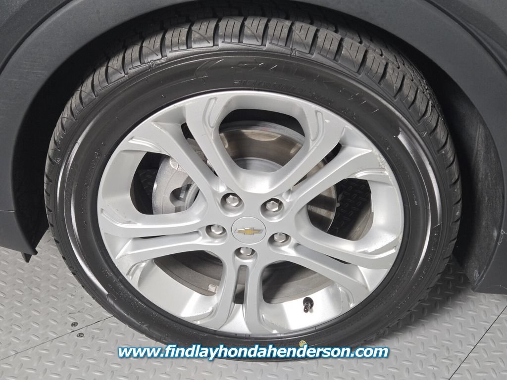 Used 2020 Chevrolet Bolt Premier w/ Infotainment Package FWD image 9