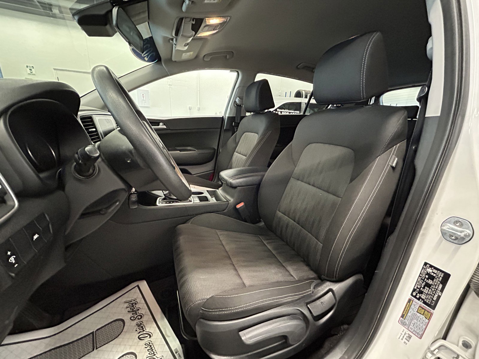 Used 2020 Kia Sportage LX image 12