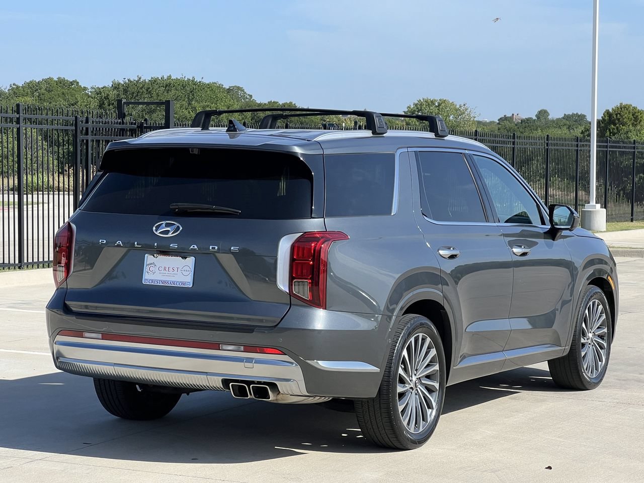 Used 2024 Hyundai Palisade Calligraphy FWD image 4