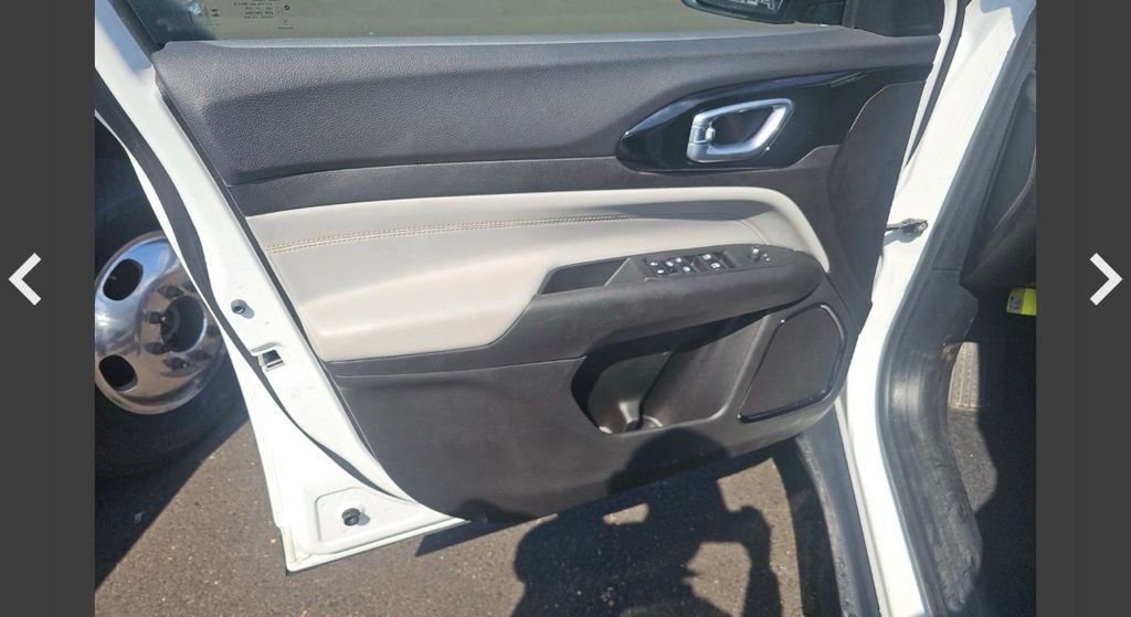 Used 2025 Jeep Compass Limited image 10