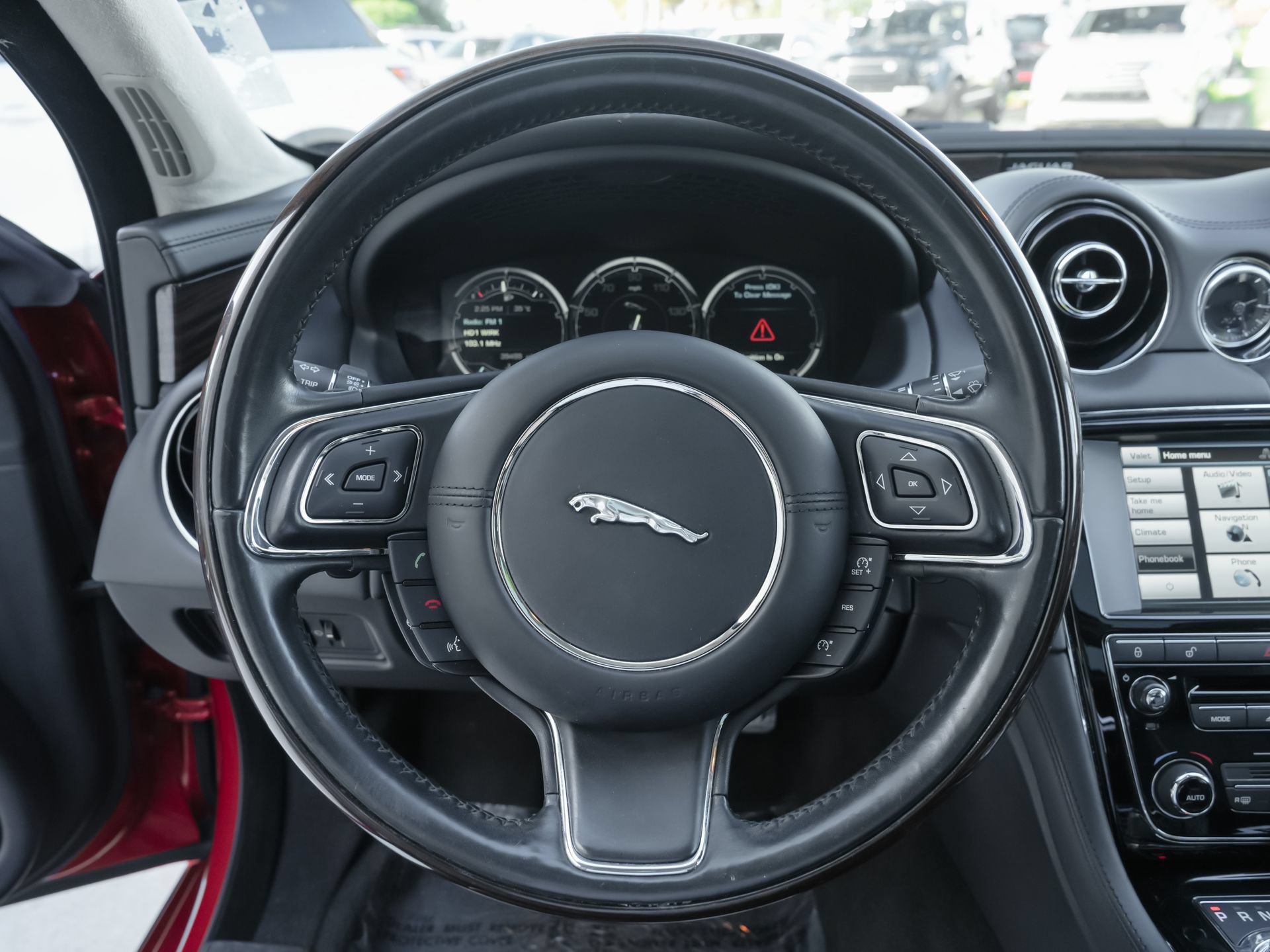 Used 2015 Jaguar XJ L Portfolio AWD/4WD image 8