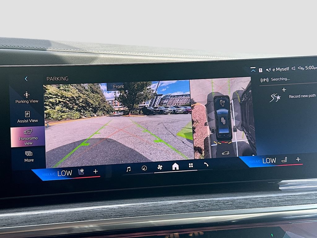 Used 2025 BMW i7 xDrive60 AWD/4WD image 14