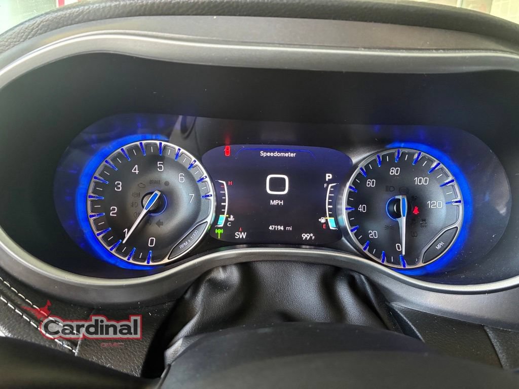 Used 2023 Chrysler Pacifica Touring-L w/ Uconnect Theater Family Group AWD/4WD image 6