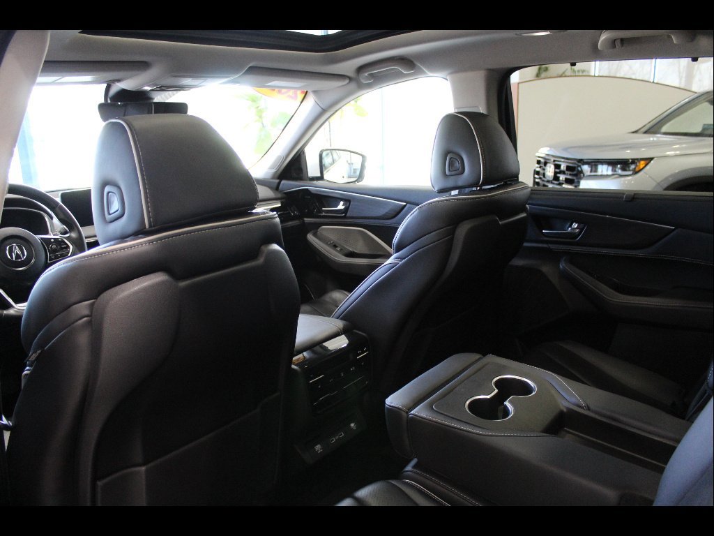 Used 2023 Acura MDX SH-AWD w/ Advance Package image 16