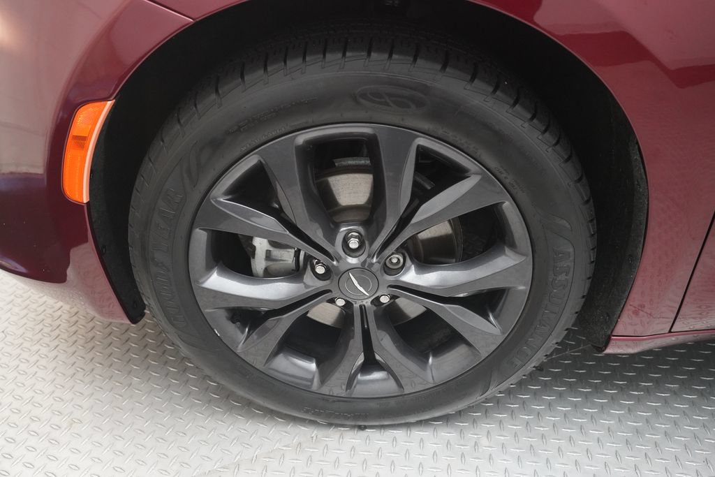 Used 2020 Chrysler Pacifica Touring-L Plus w/ S Appearance Package FWD image 29