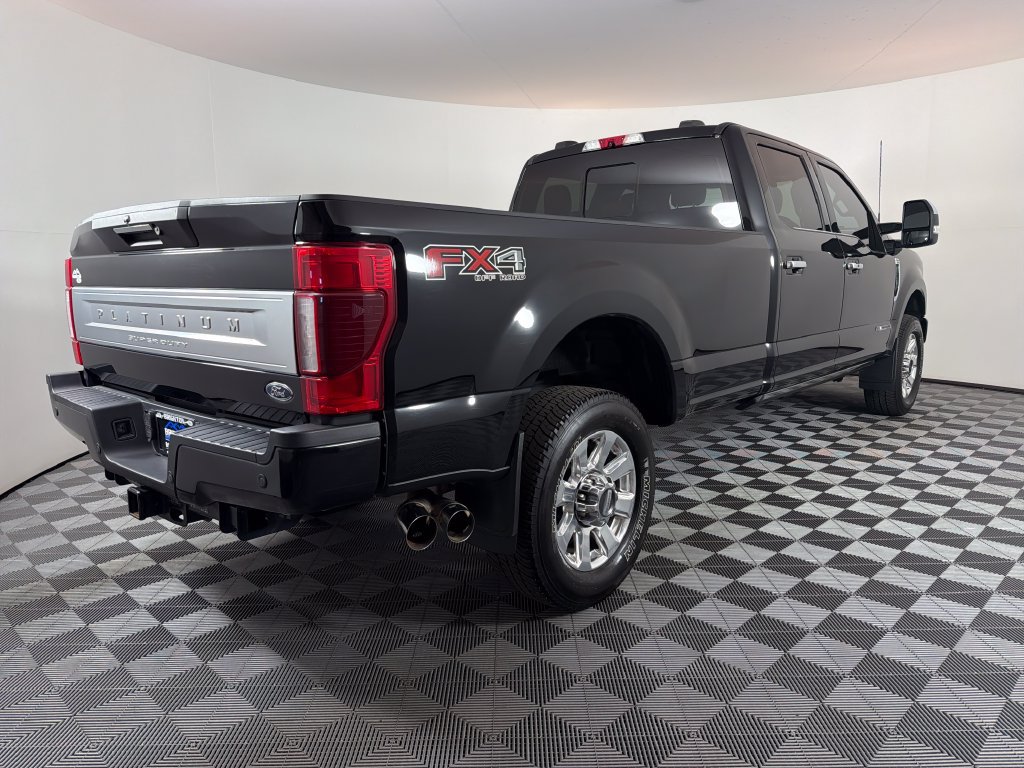 Used 2022 Ford F350 Platinum AWD/4WD image 3