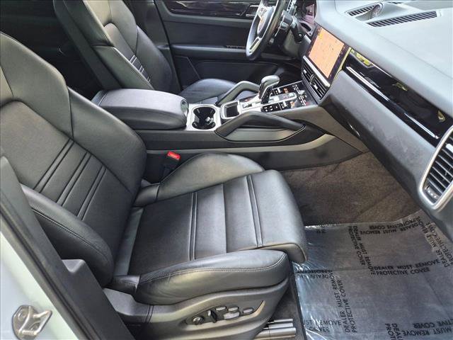 Used 2023 Porsche Cayenne Coupe AWD/4WD image 22