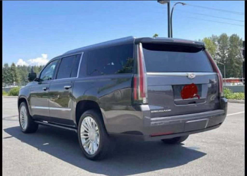 Used 2016 Cadillac Escalade ESV Platinum AWD/4WD image 5