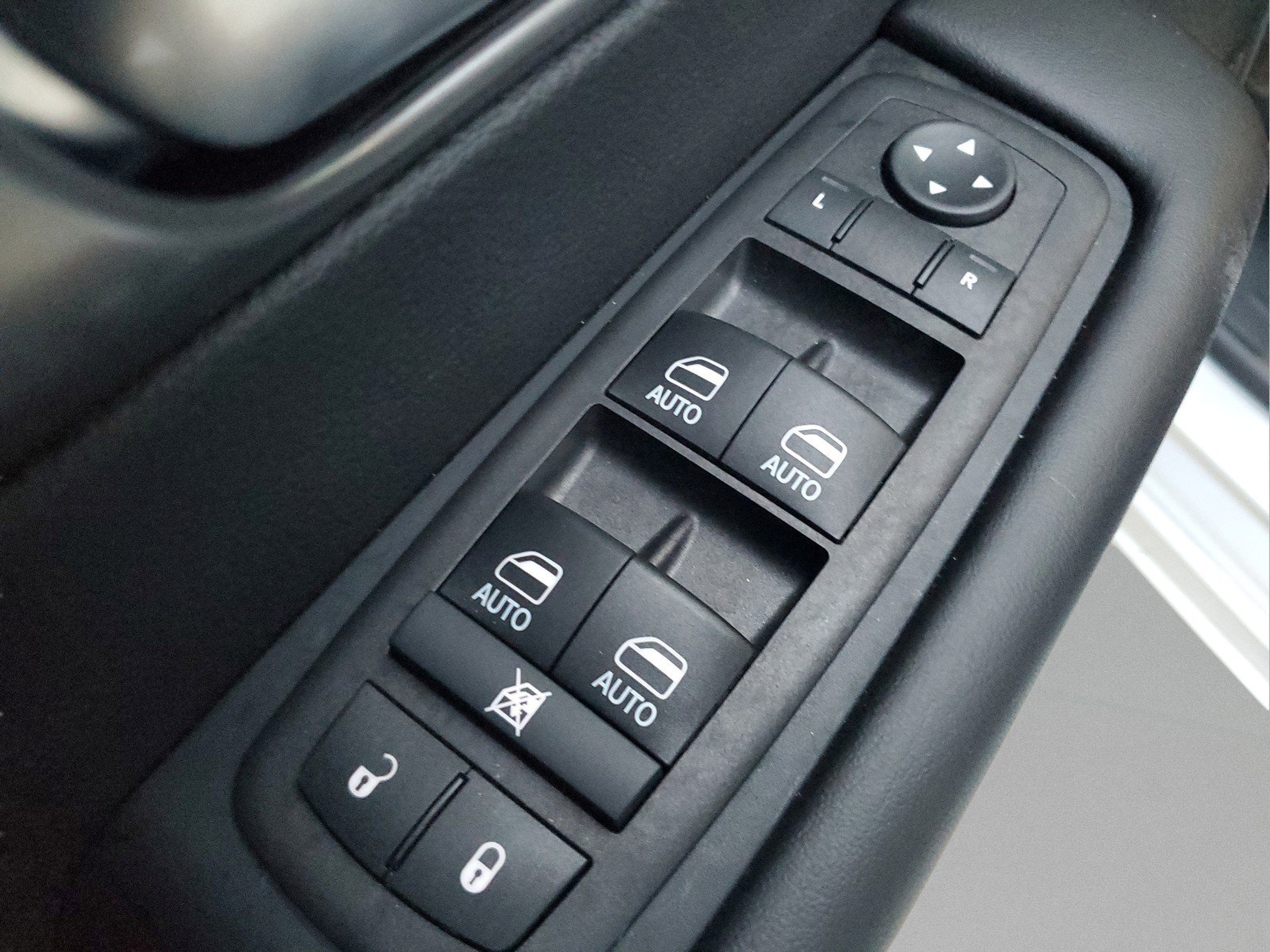 New 2026 Chrysler Pacifica Select FWD image 13