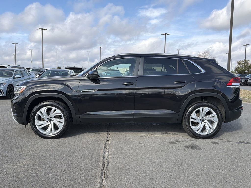 Used 2020 Volkswagen Atlas Cross Sport SEL image 2