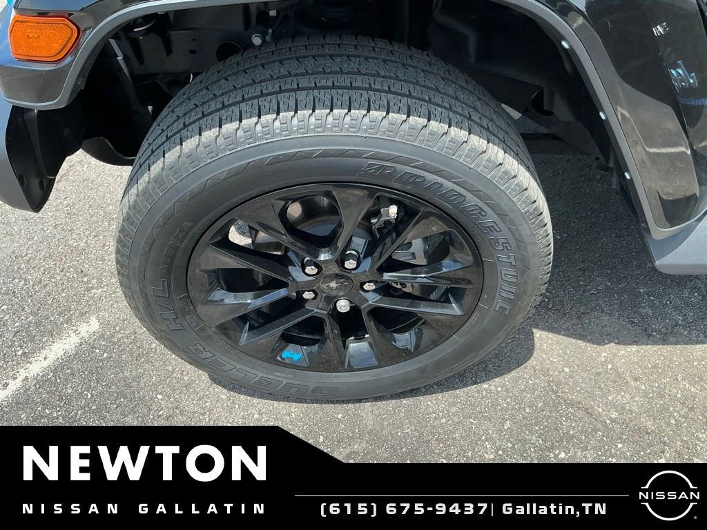 Used 2023 Jeep Wrangler Unlimited Sahara w/ Cold Weather Group AWD/4WD image 27
