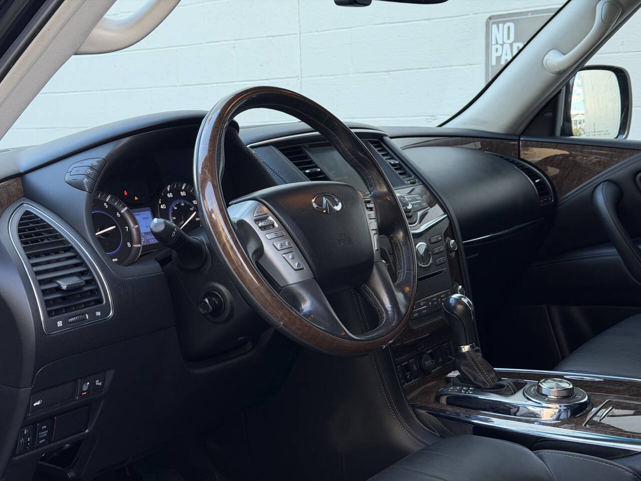 Used 2015 INFINITI QX80 4WD w/ Theater Package image 13