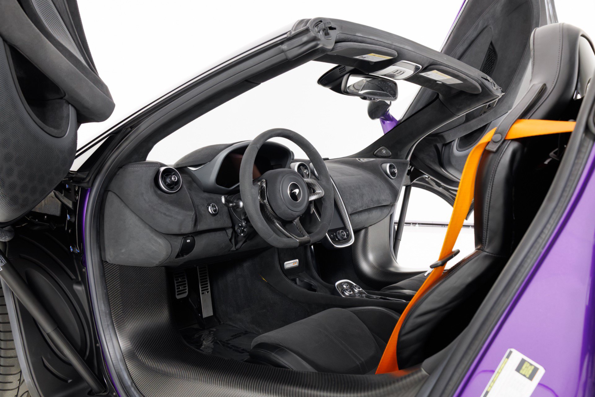 Used 2020 McLaren 600LT Spider RWD image 17
