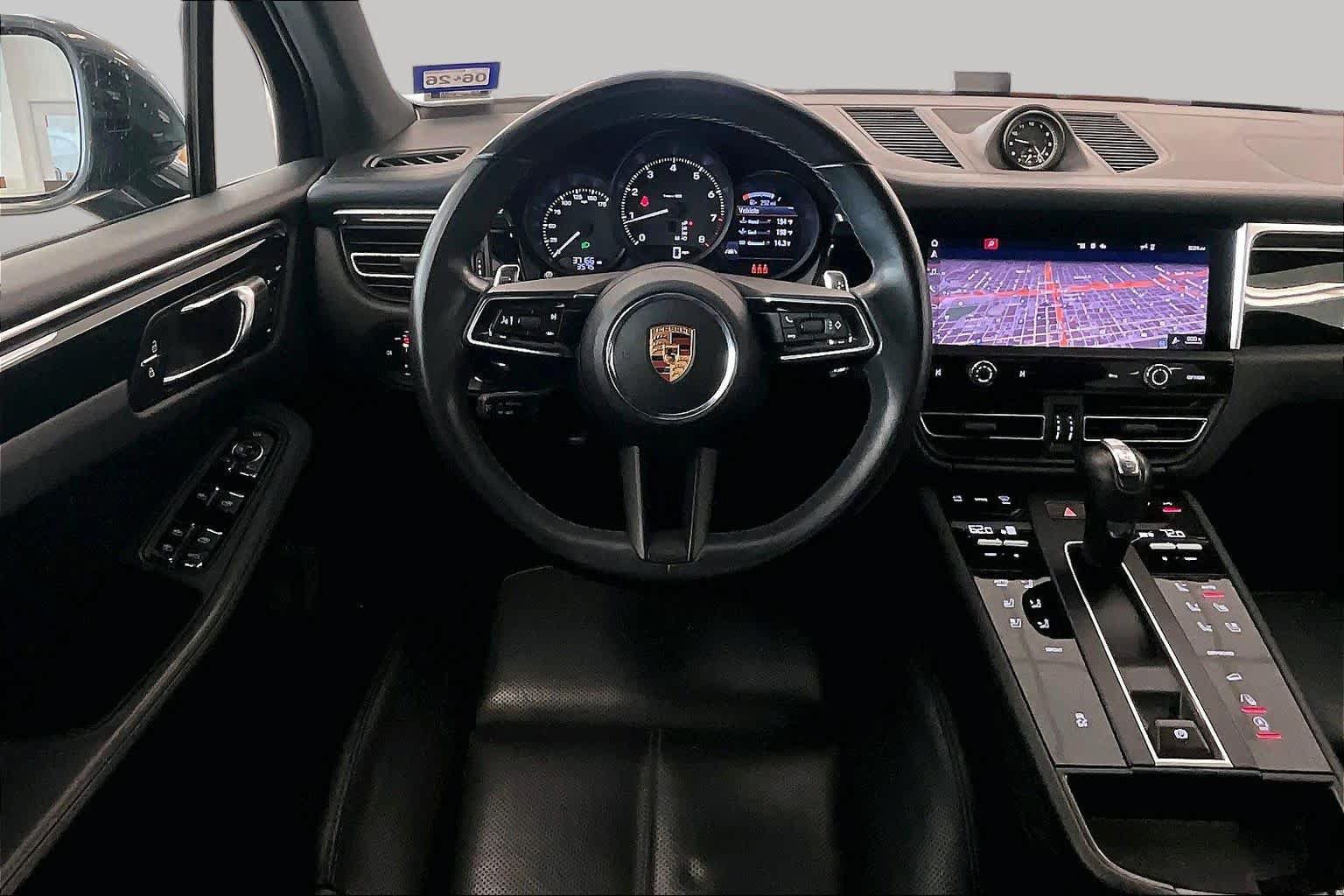 Used 2022 Porsche Macan AWD/4WD image 5