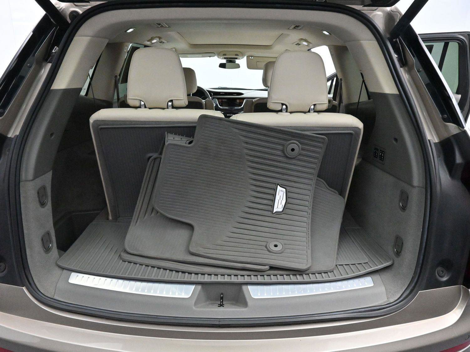 Certified 2022 Cadillac XT6 Premium Luxury image 11