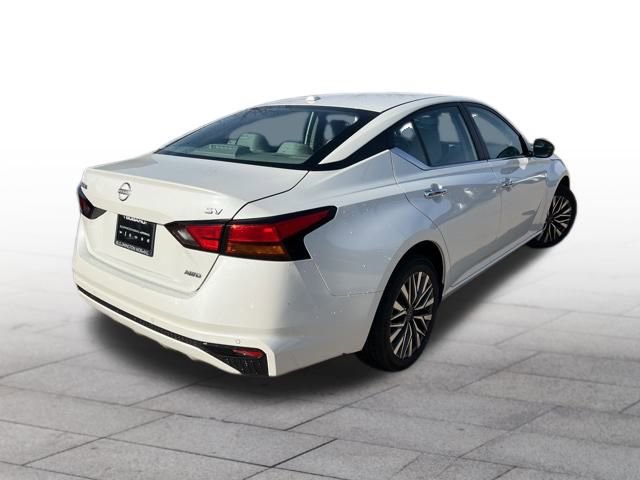 Used 2024 Nissan Altima 2.5 SV AWD/4WD image 6