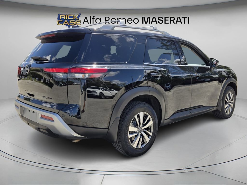 Used 2023 Nissan Pathfinder SL w/ Black Appearance Package image 6