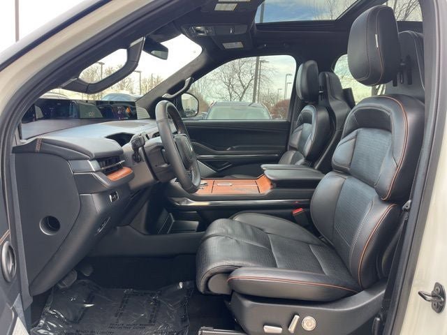 Used 2025 Lincoln Navigator L Black Label AWD/4WD image 32