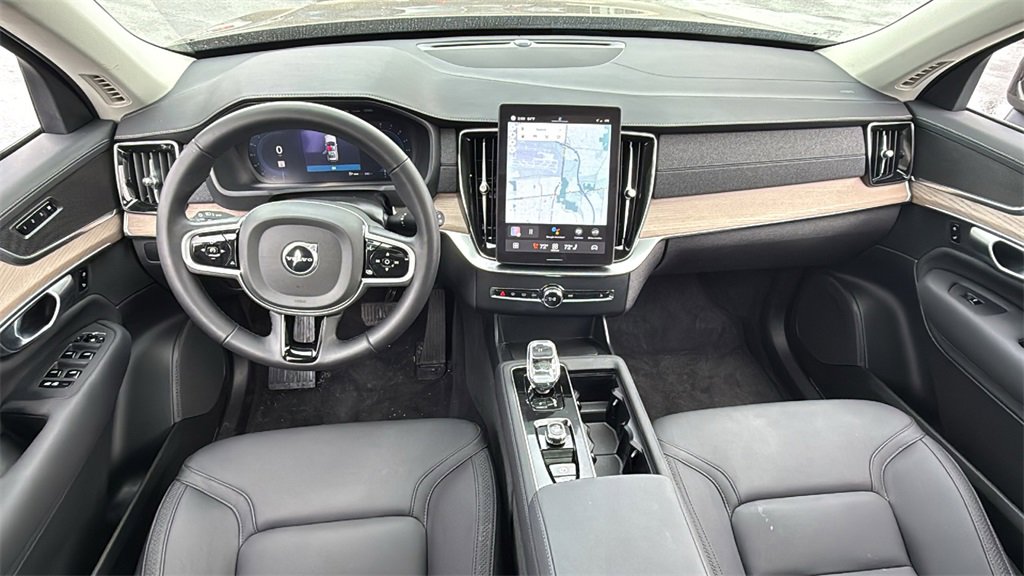 Certified 2025 Volvo XC90 B6 Plus image 7