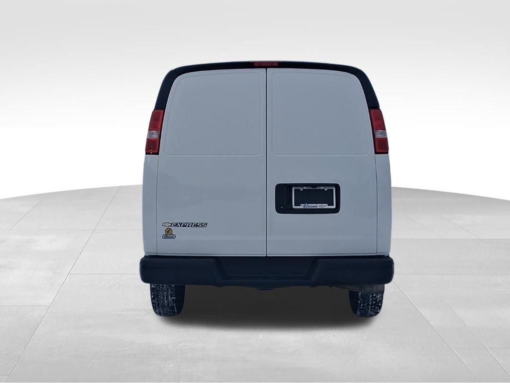 Used 2023 Chevrolet Express 2500 w/ Driver Convenience Package image 9