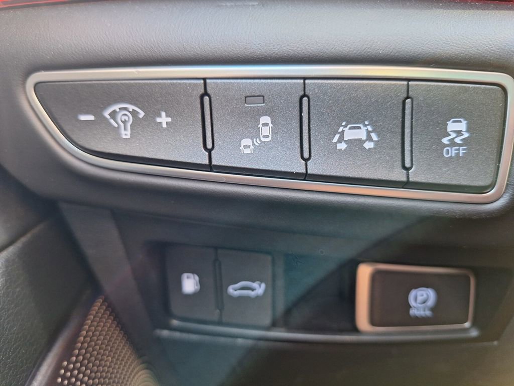 Used 2017 Genesis G90 3.3T Premium image 12